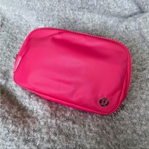 Lululemon Everywhere Belt Bag in Lip Gloss